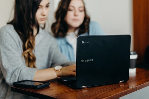 girl on laptop